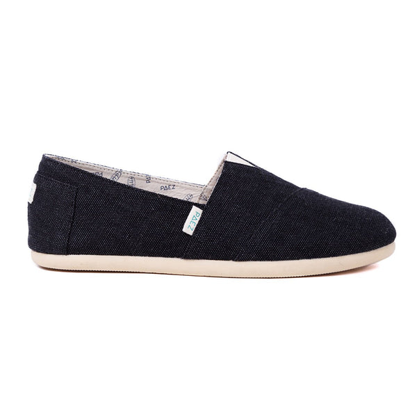 CLASSIC BLACK