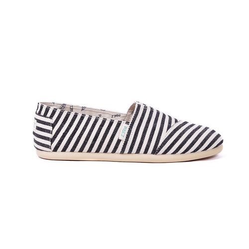 CLASSIC BLACK STRIPES