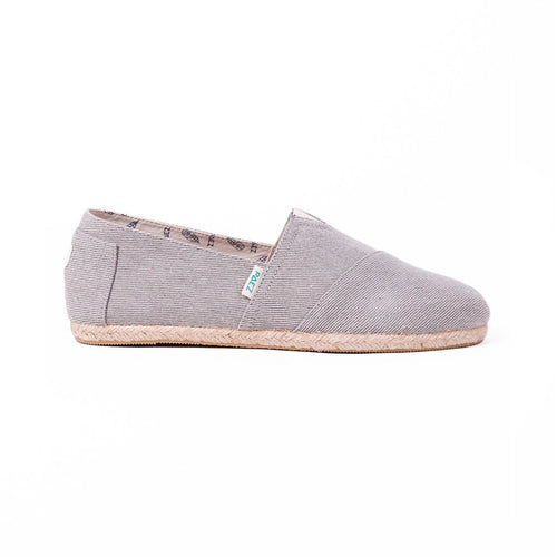 ESSENTIALS GREY