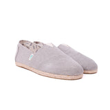 ESSENTIALS GREY