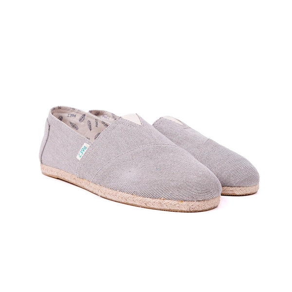 ESSENTIALS GREY