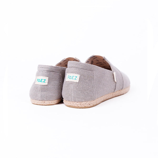 ESSENTIALS GREY